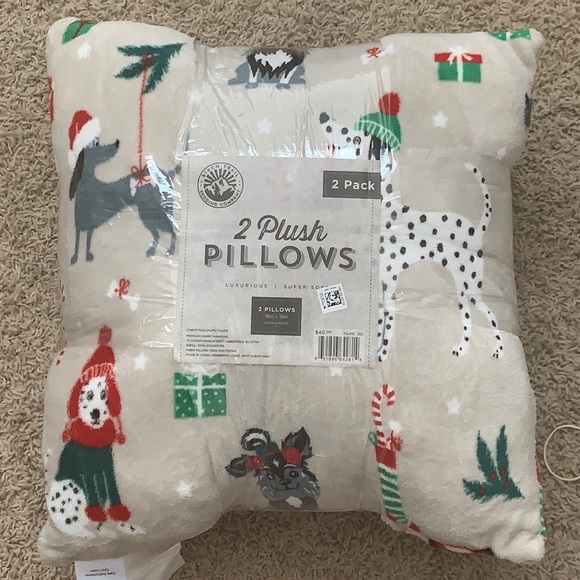 Holiday Plush Pillows 2pk - Picture 1 of 6